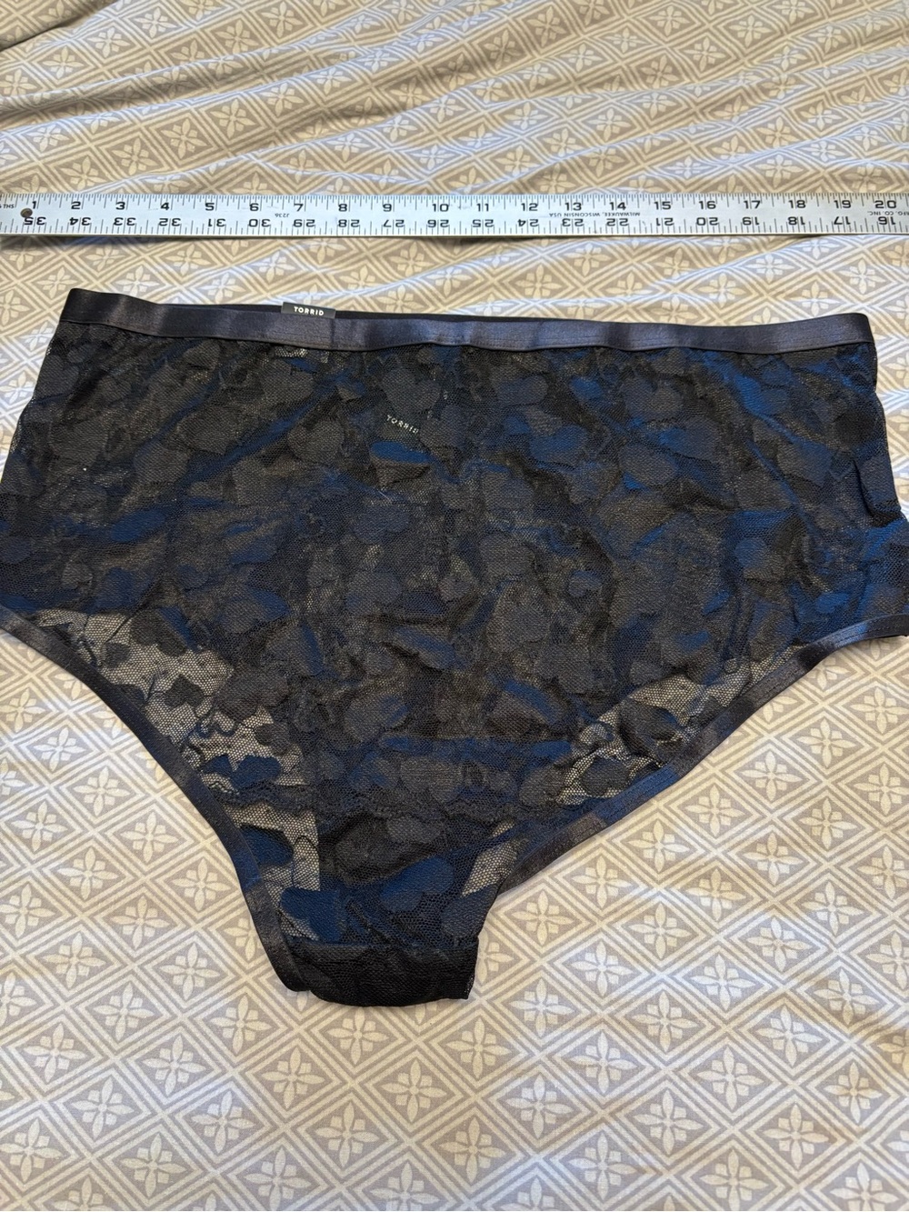 Torrid NWT briefs sz 2 mesh heart pattern in black - Picture 4 of 5